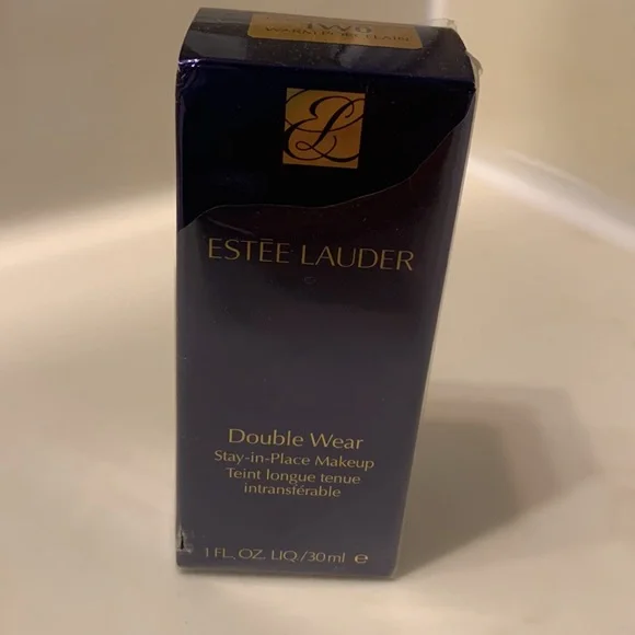 NEW NEVER USED Makeup: Estée Lauder Double Wear Foundation Color: Warm Porcelain - Picture 2 of 6